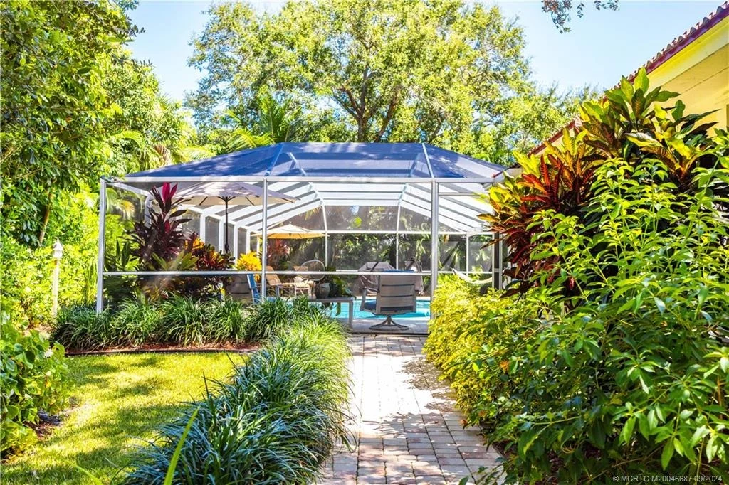 Photo of 6 Pineapple Lane