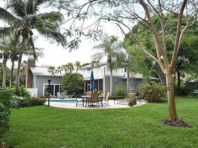 Photo of 325 SE SAINT LUCIE Boulevard