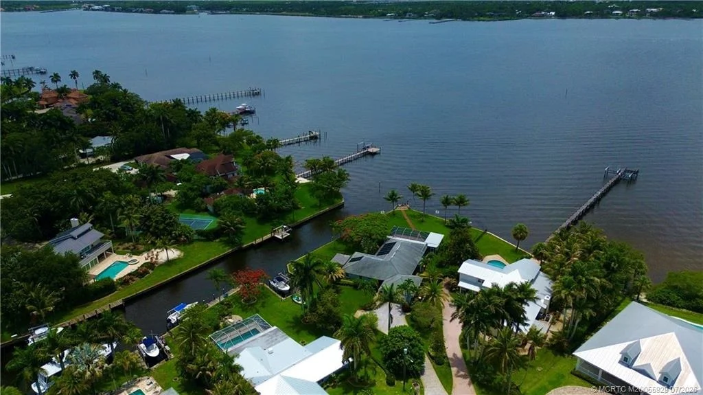Photo of 1910 NW Cove Circle