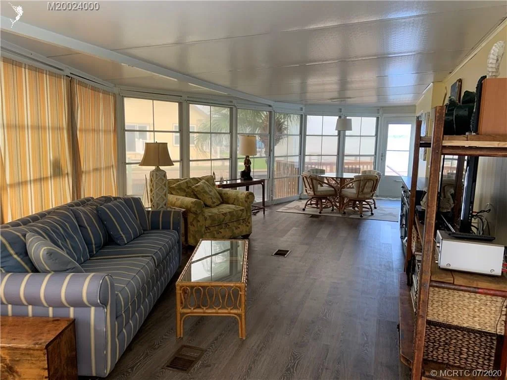 Photo of 360 Nettles Boulevard