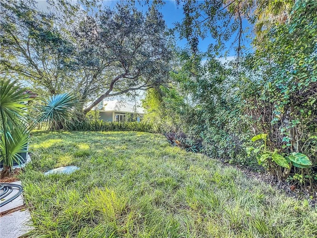 Photo of 674 SE Saint Lucie Boulevard