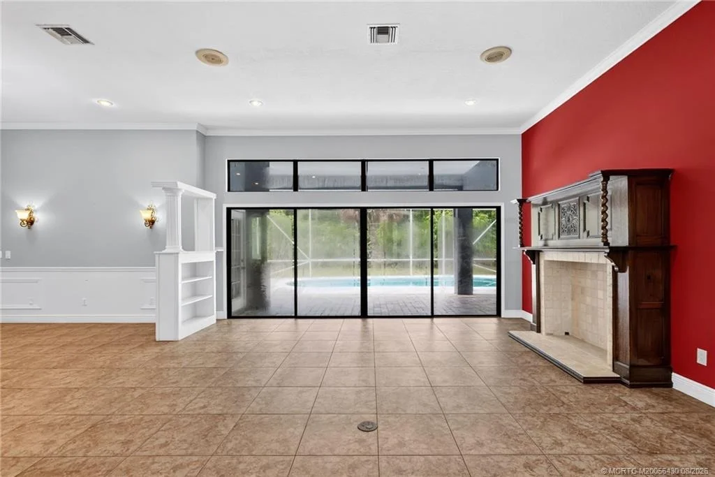 Photo of 672 SE Pin Oak Terrace
