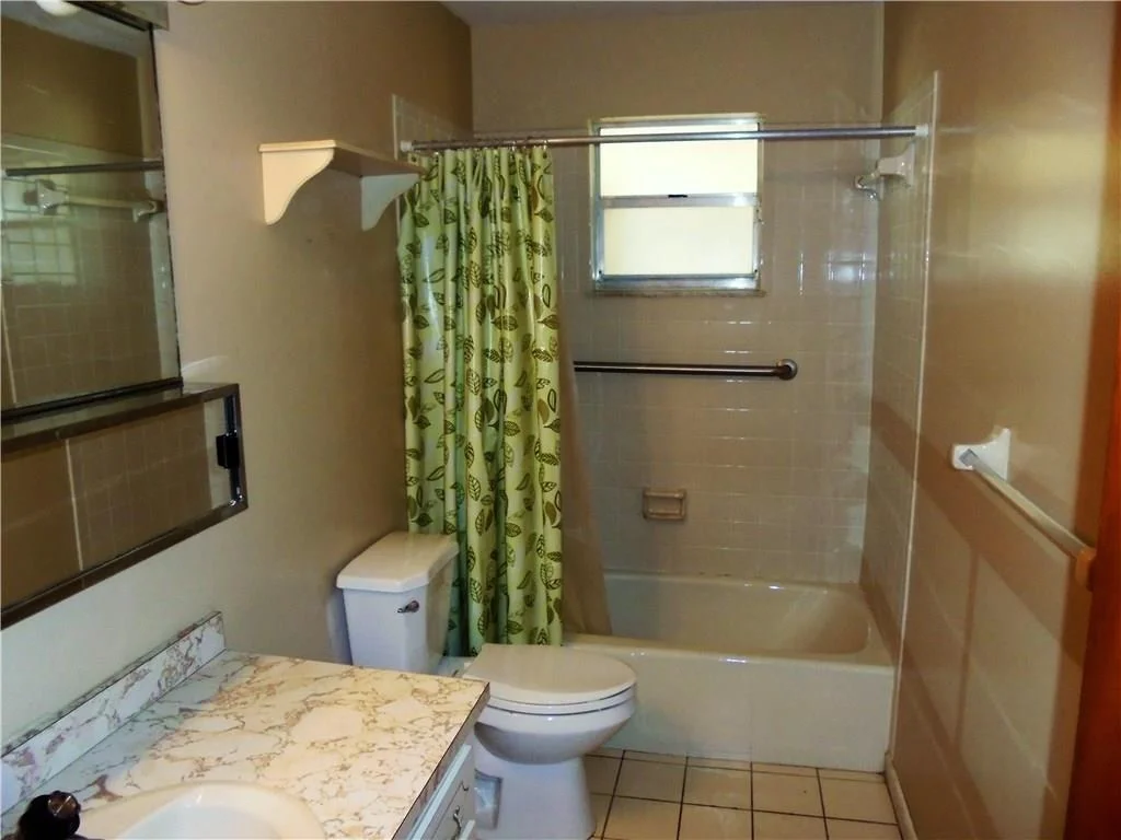Photo of 1015 NE Oceanview Circle