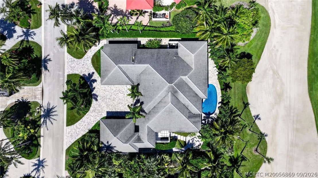 Photo of 7037 SE Harbor Circle