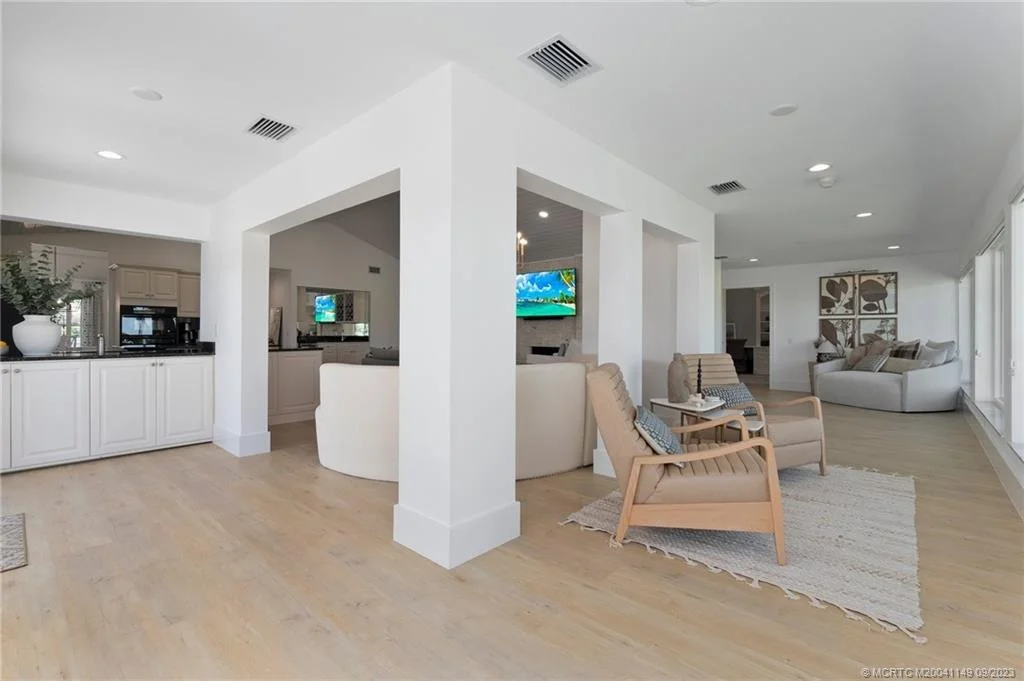 Photo of 6741 SE Harbor Circle