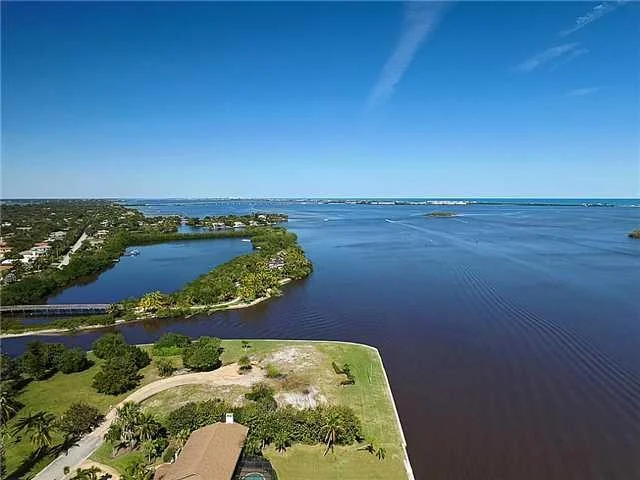 Photo of 1 N Island Road