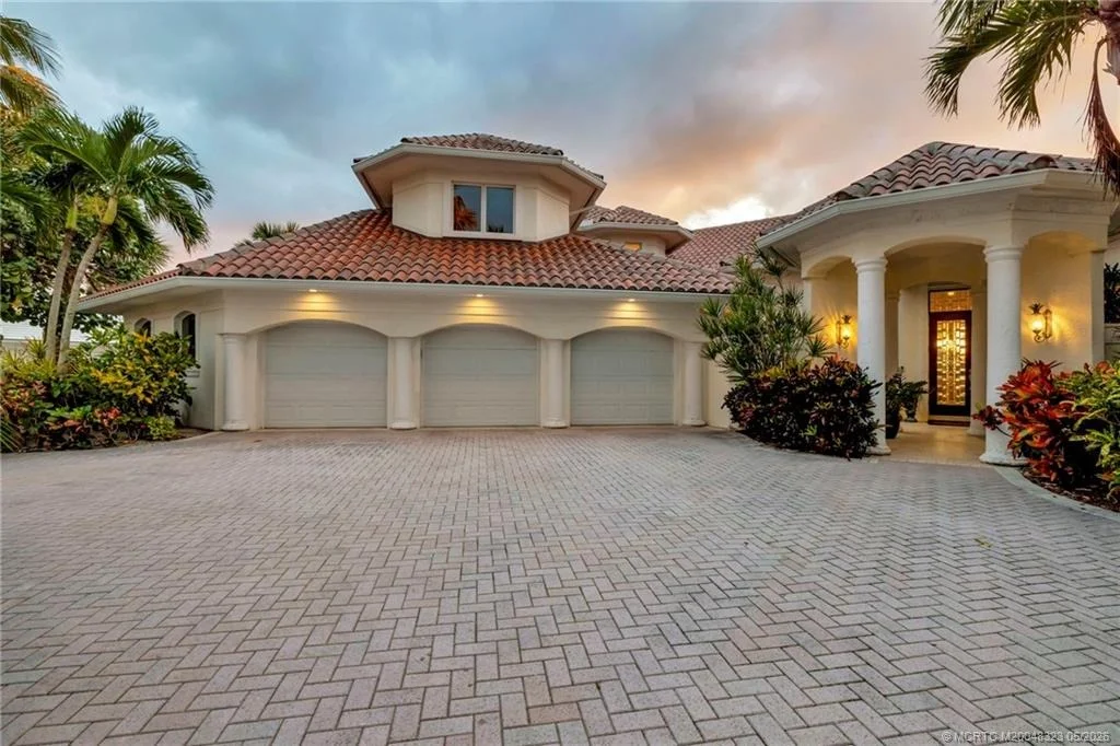 Photo of 2995 SE Dune Drive