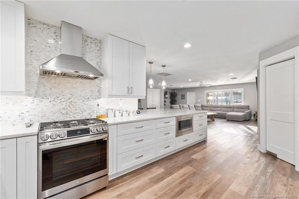 Photo of 1275 NW Pine Lake Drive