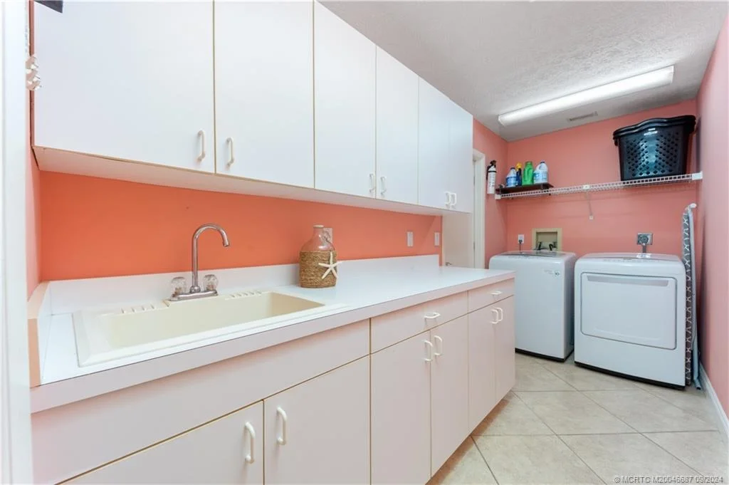 Photo of 6 Pineapple Lane