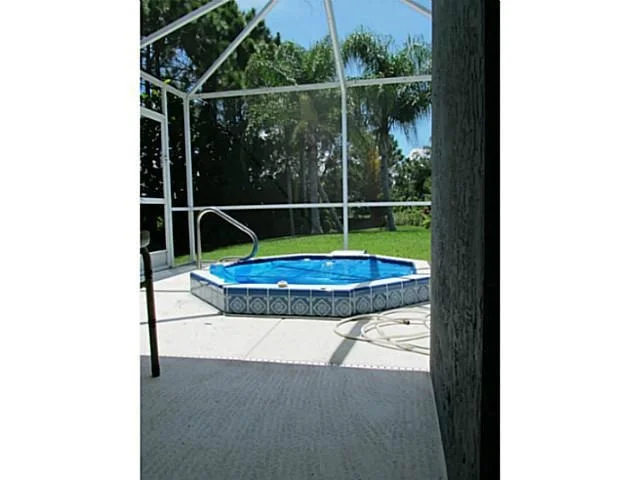 Photo of 6884 Bronte Circle