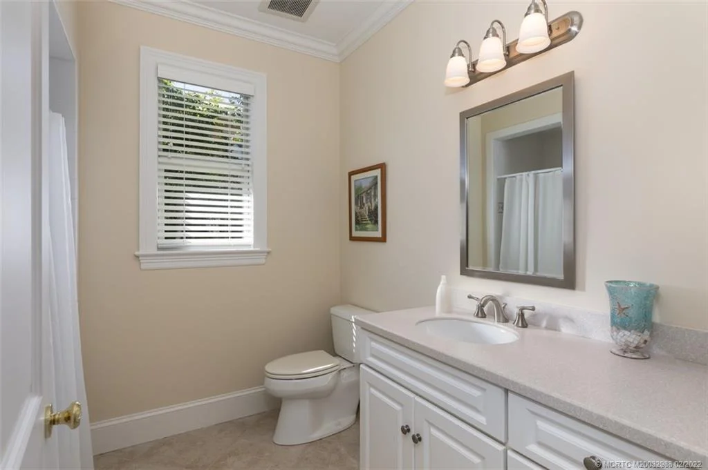 Photo of 5914 SE Horseshoe Point Road