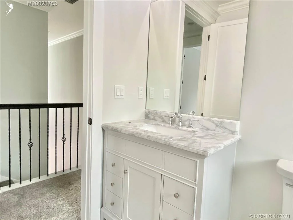 Photo of 1126 NE Post Oak Way