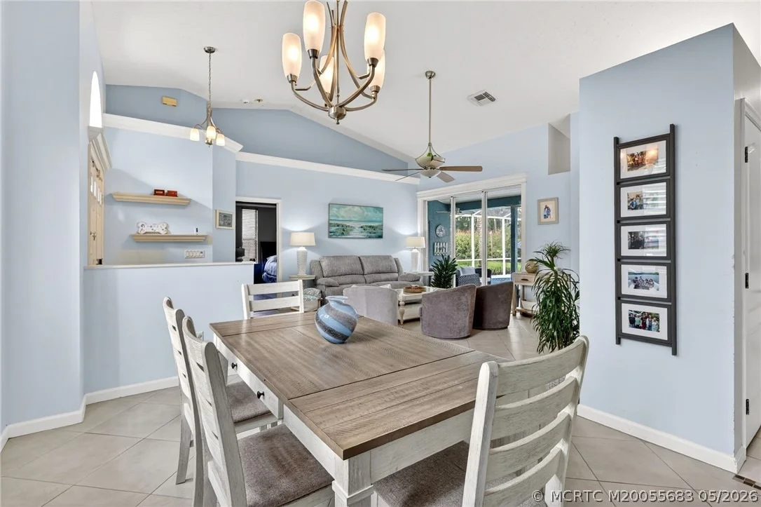 Photo of 671 SE Pin Oak Terrace