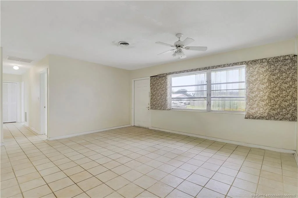 Photo of 940 Eucalyptus Road