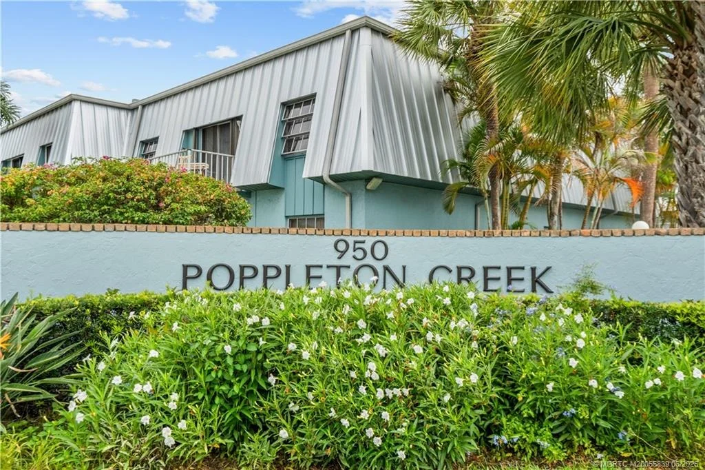 Photo of Unit 402 at 950 S Kanner Highway
