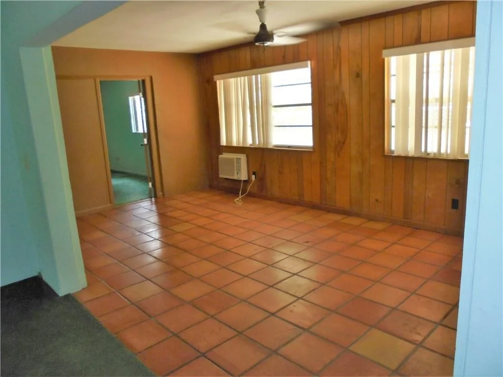 Photo of 1015 NE Oceanview Circle