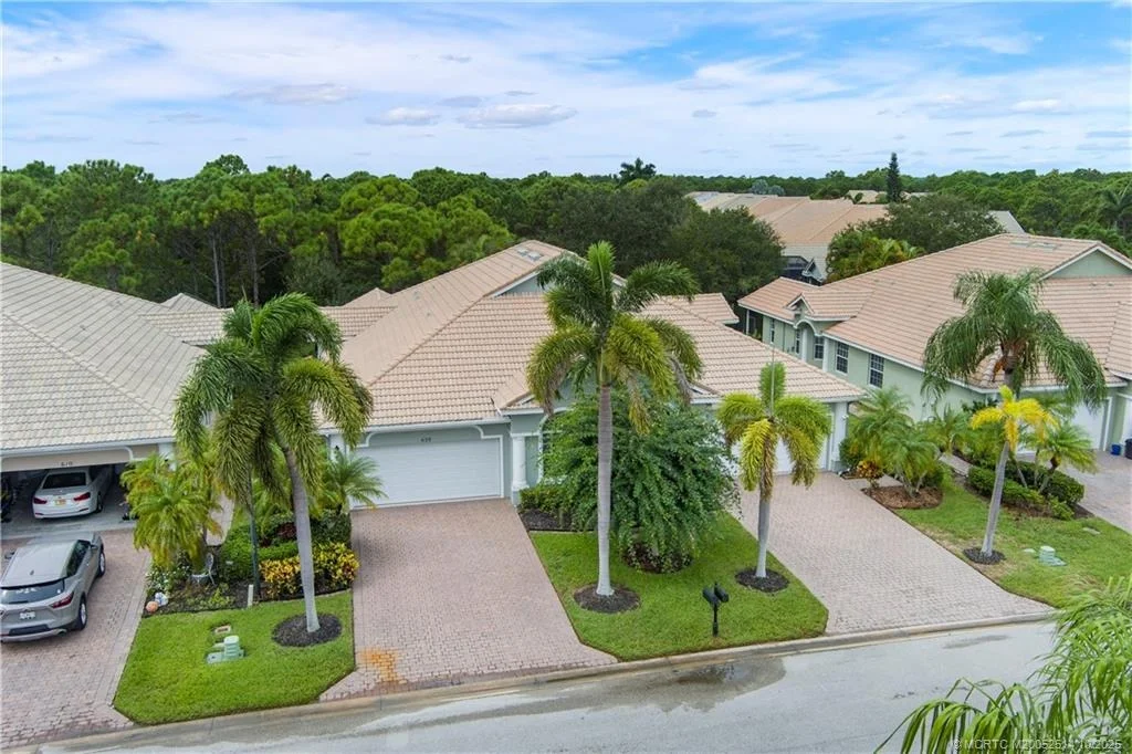 Photo of 620 NW Red Pine Way