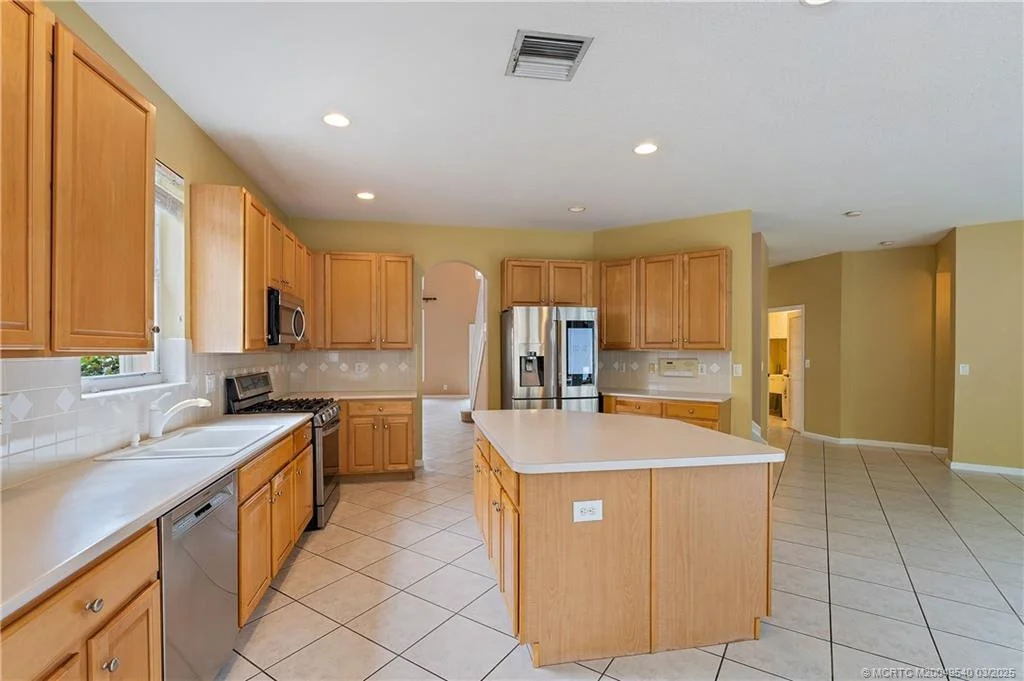 Photo of 1100 Lakeshore Drive