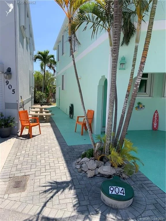 Photo of 904 Nettles Boulevard
