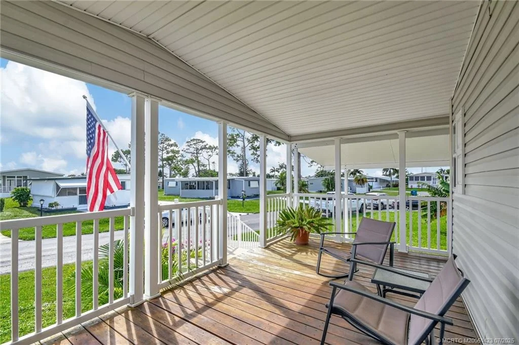 Photo of 4449 Royal Manor Boulevard