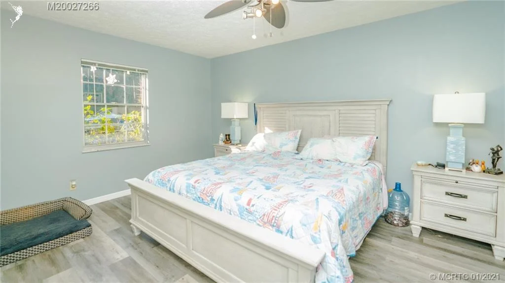 Photo of 7910 SE River Lane