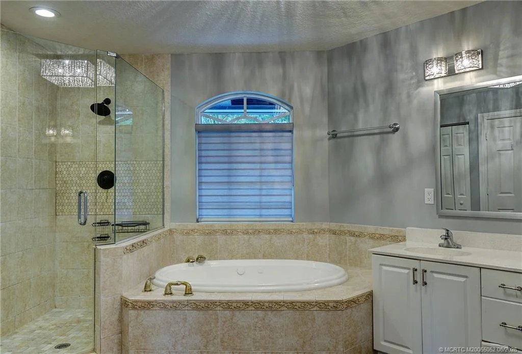Photo of 18421 Lake Bend Drive
