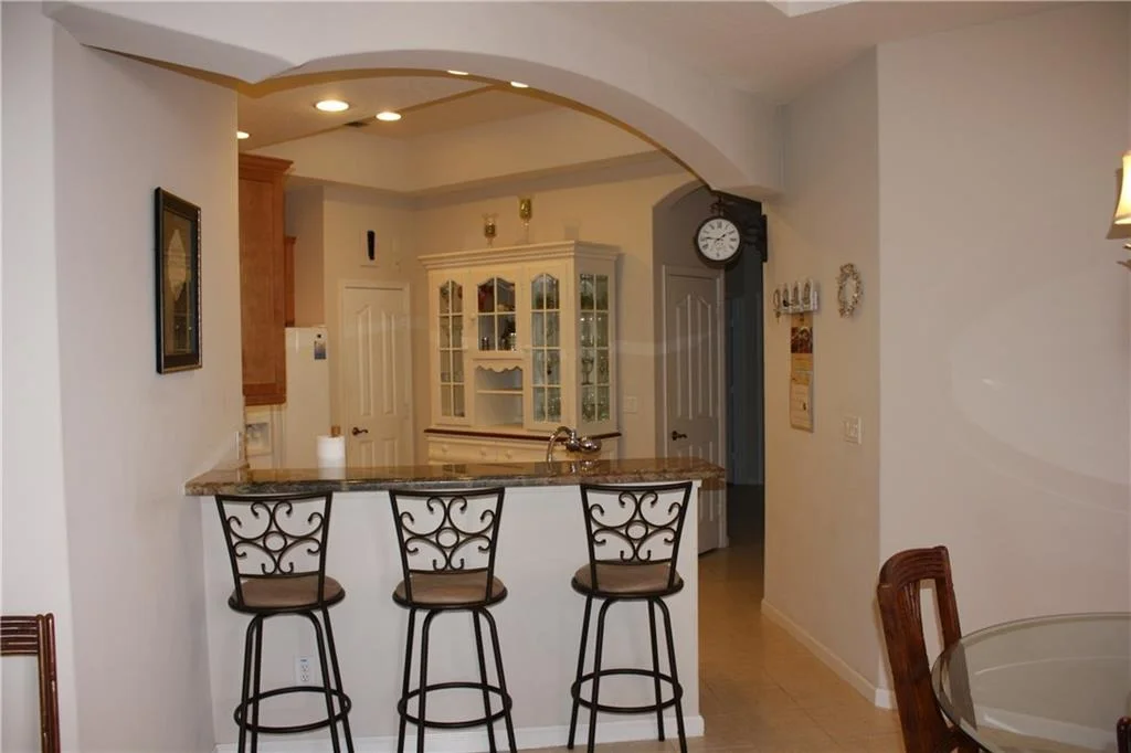 Photo of 611 NW Red Pine Way