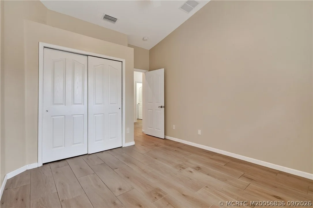 Photo of 480 NW Red Pine Way