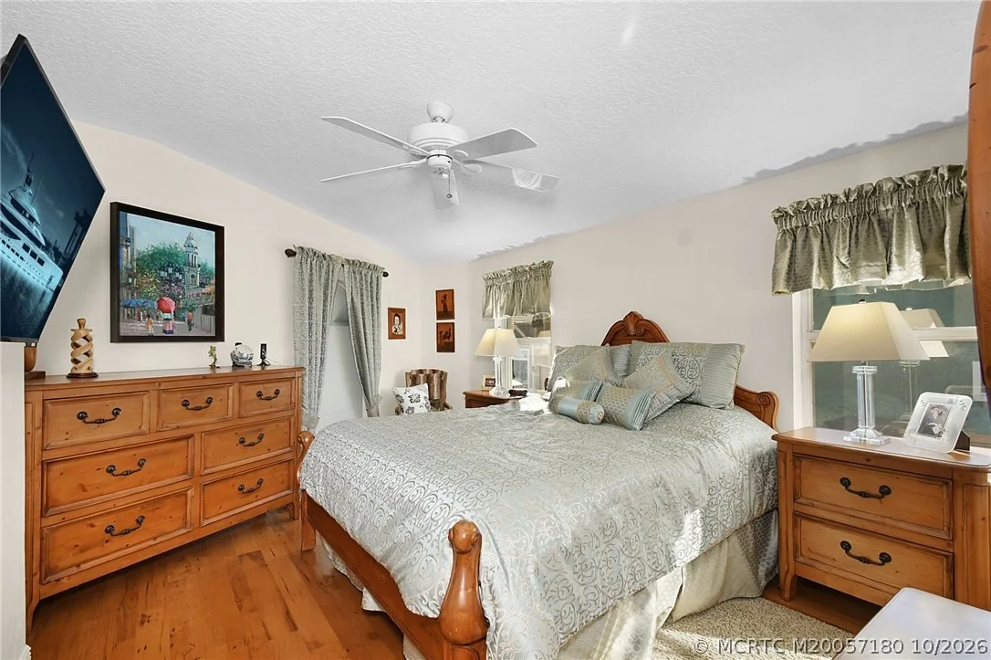 Photo of 4 Nettles Boulevard
