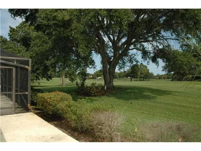 Photo of 4283 SE Fairway East