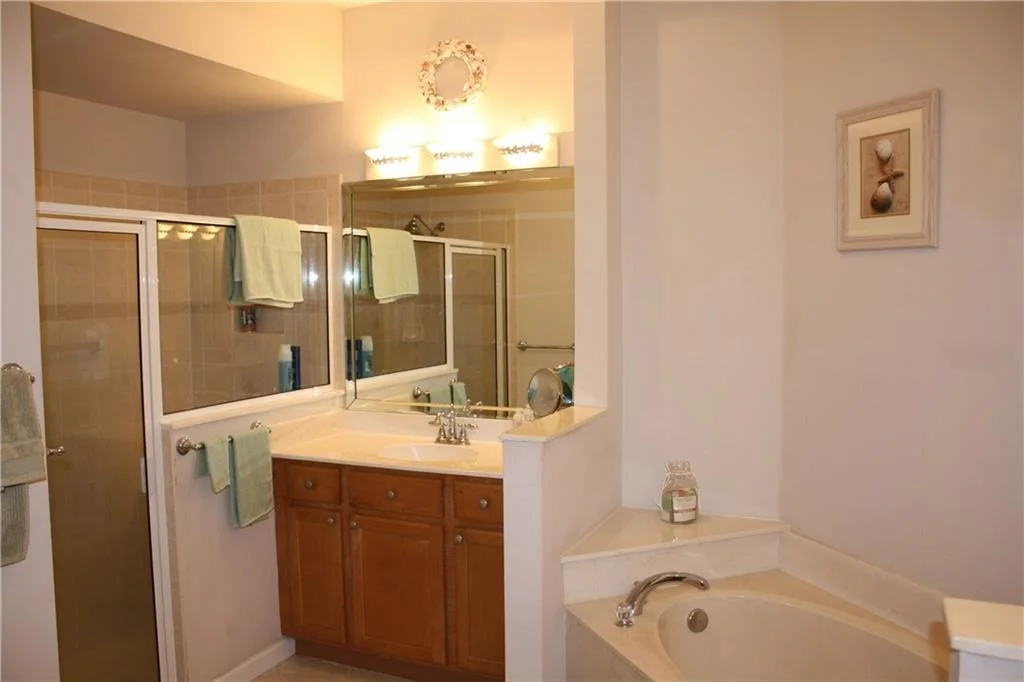 Photo of 611 NW Red Pine Way