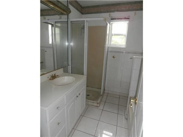 Photo of 123 W Beverly Road