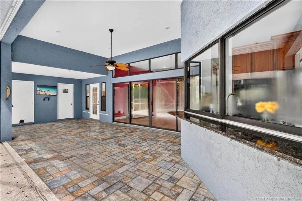 Photo of 672 SE Pin Oak Terrace