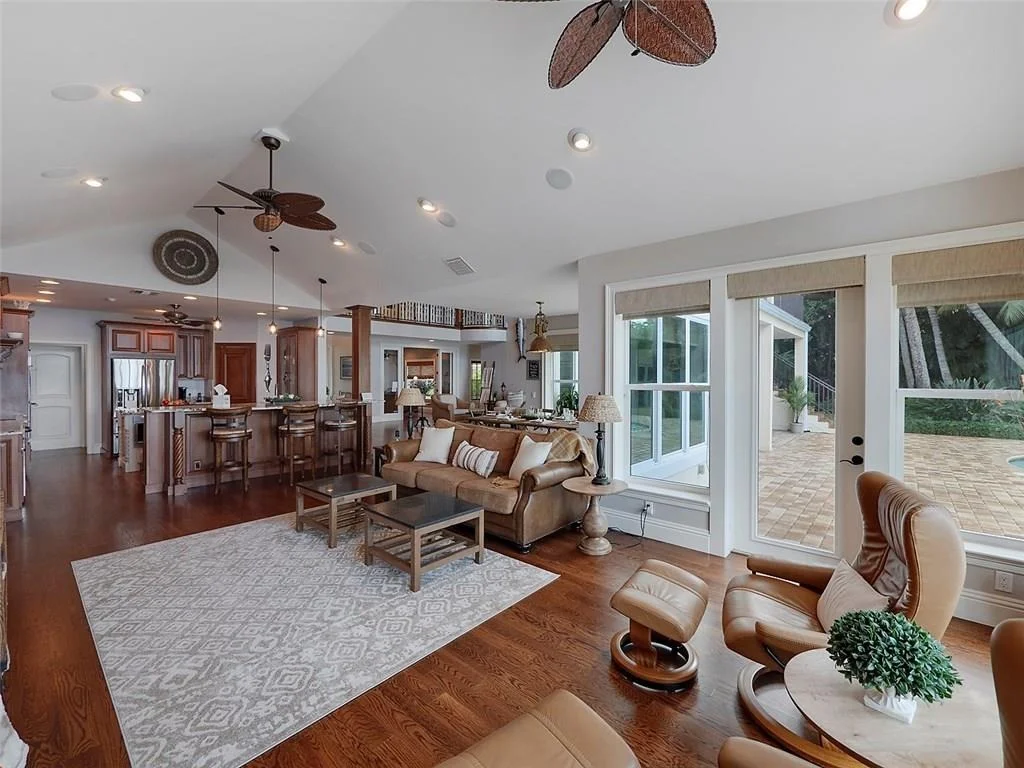 Photo of 1341 SE Riverside Drive