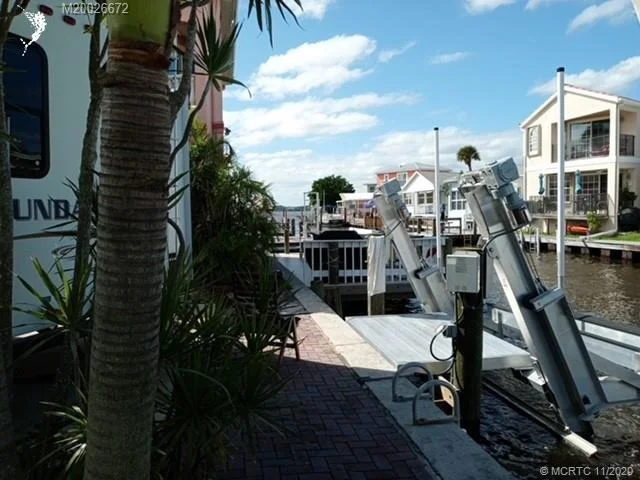 Photo of 247 Nettles Boulevard