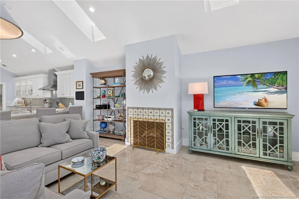 Photo of 6943 SE Harbor Circle