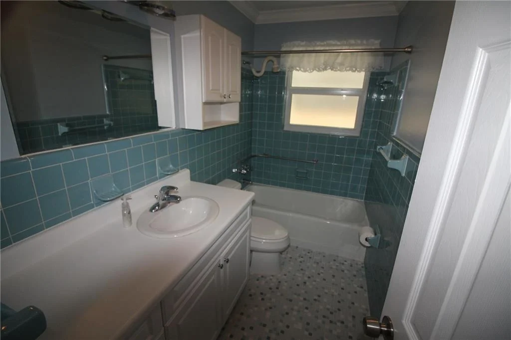 Photo of 800 SE Madison Avenue