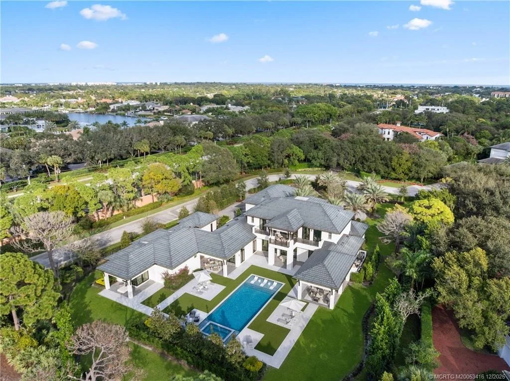Photo of 210 Bears Club Drive