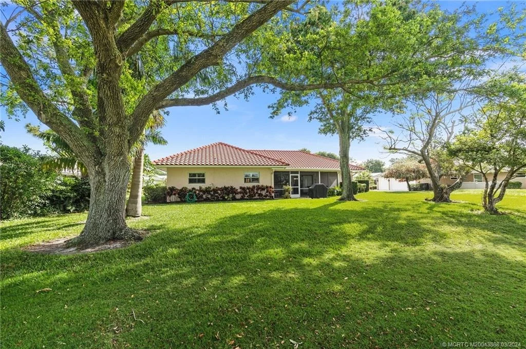 Photo of 4103 SE Fairway E
