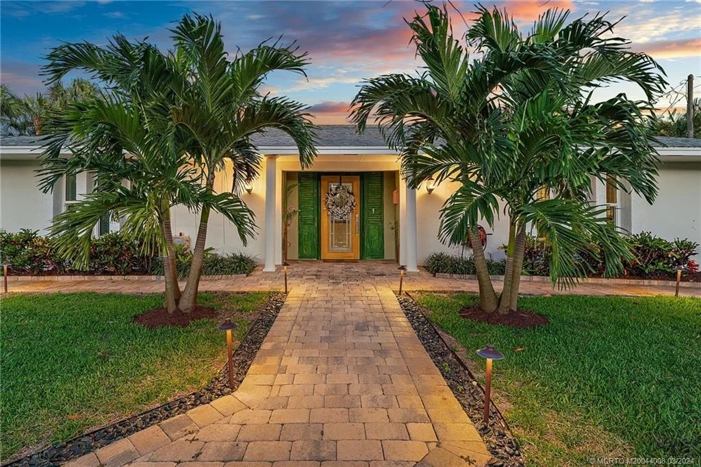 Photo of 333 SE Oriole Avenue