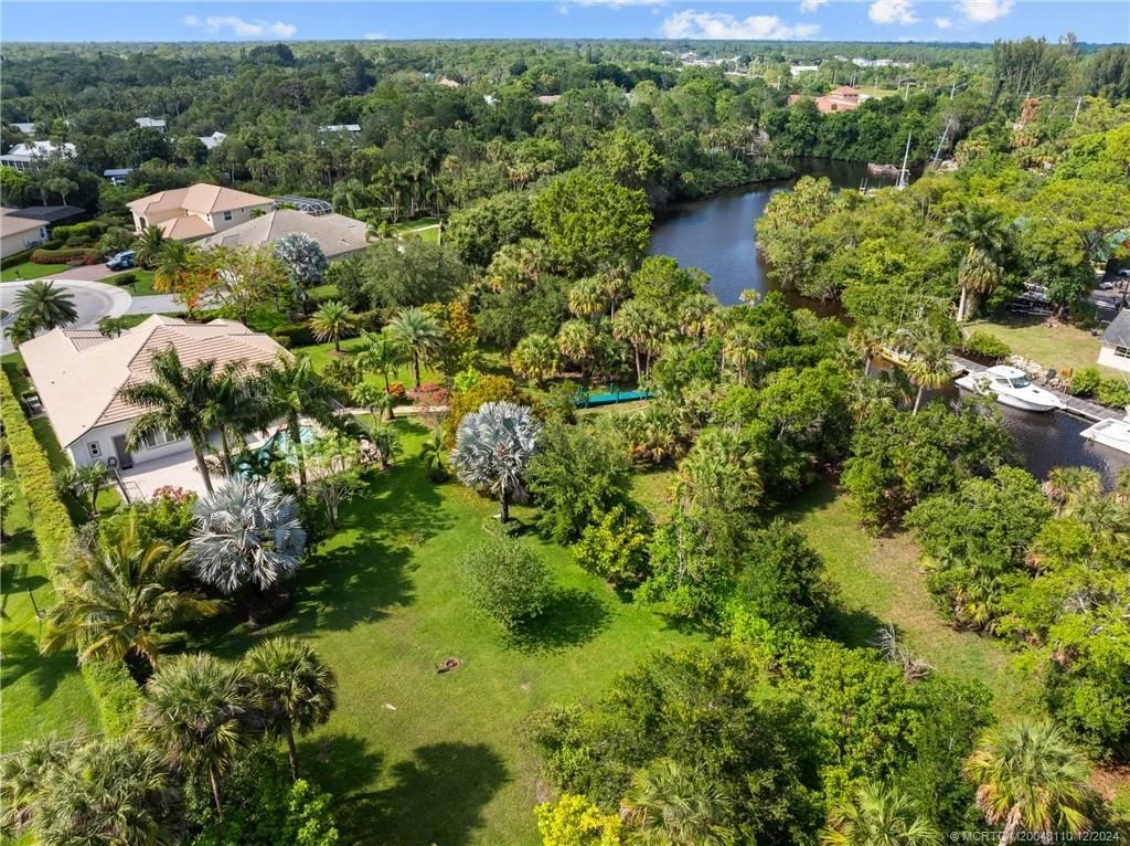 Photo of 275 SW Lost River Road