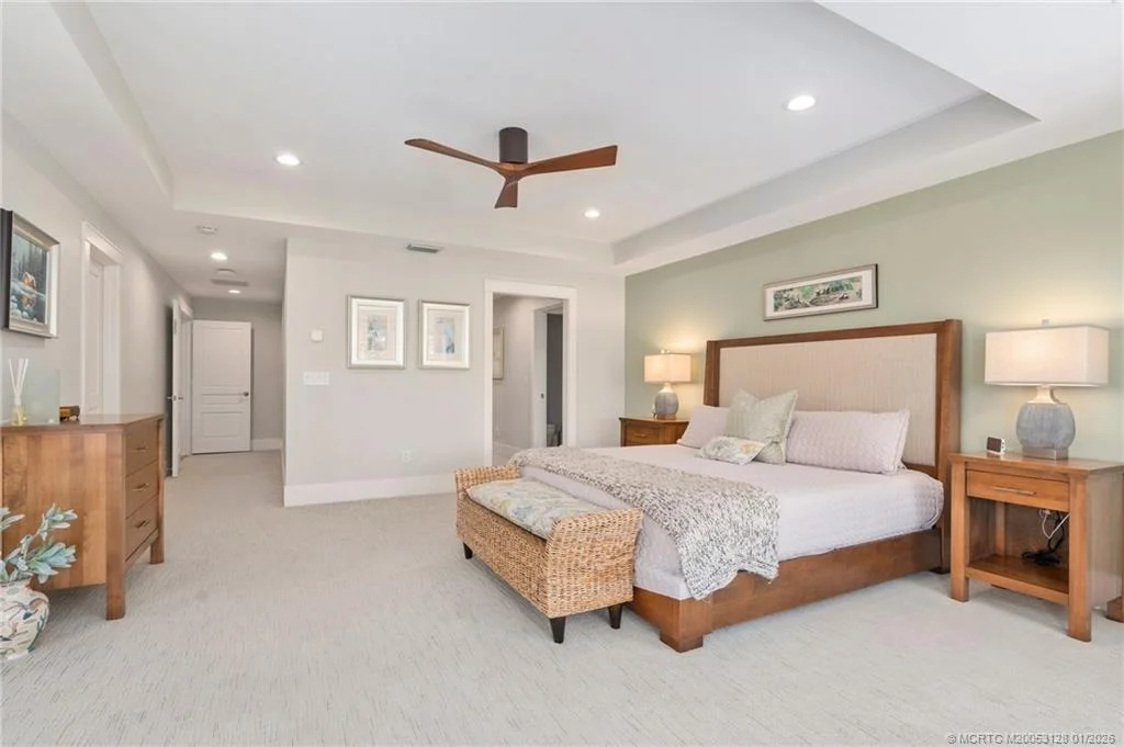 Photo of 6460 SE Harbor Circle