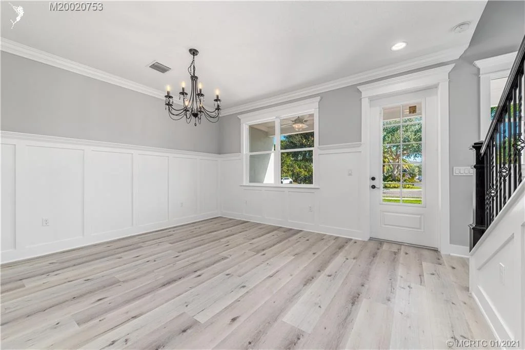 Photo of 1126 NE Post Oak Way