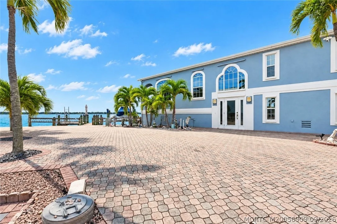 Photo of 47 Nettles Boulevard