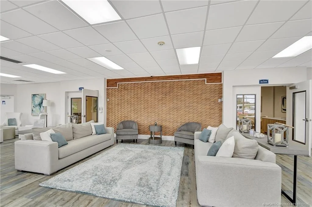 Photo of 4449 Royal Manor Boulevard