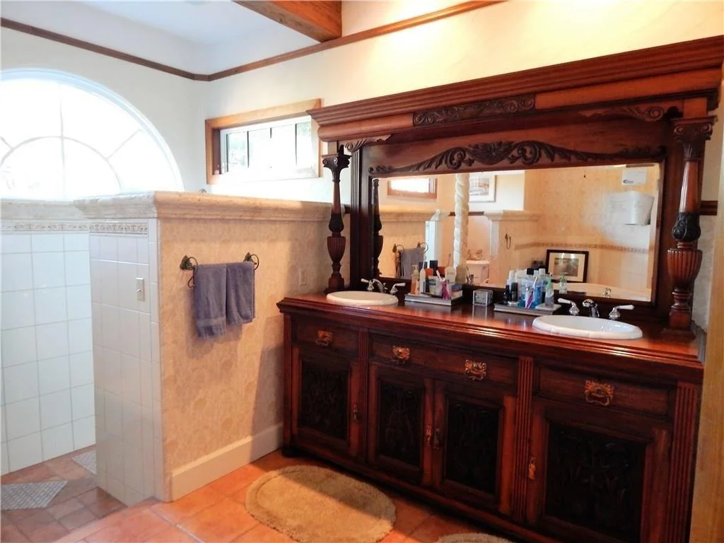 Photo of 661 NW Sunset Drive