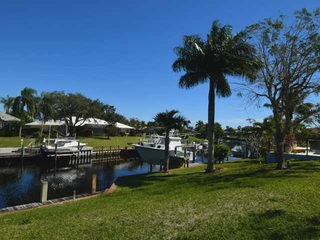 Photo of 3102 SE FAIRWAY WEST
