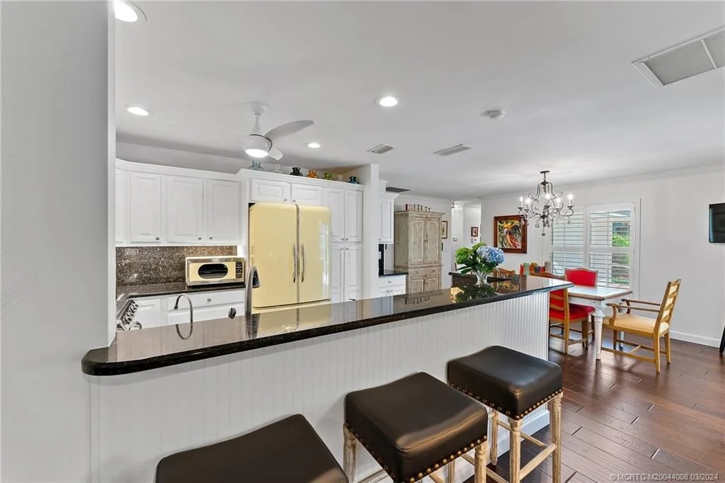 Photo of 333 SE Oriole Avenue