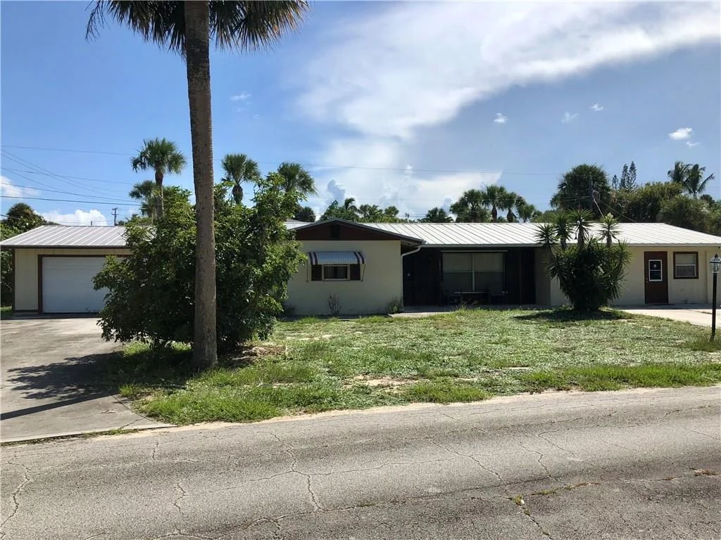 Photo of 1015 NE Oceanview Circle