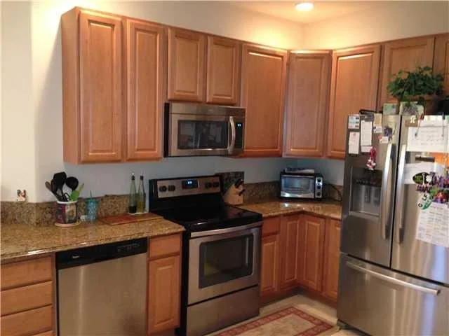 Photo of 491 NW Red Pine Way